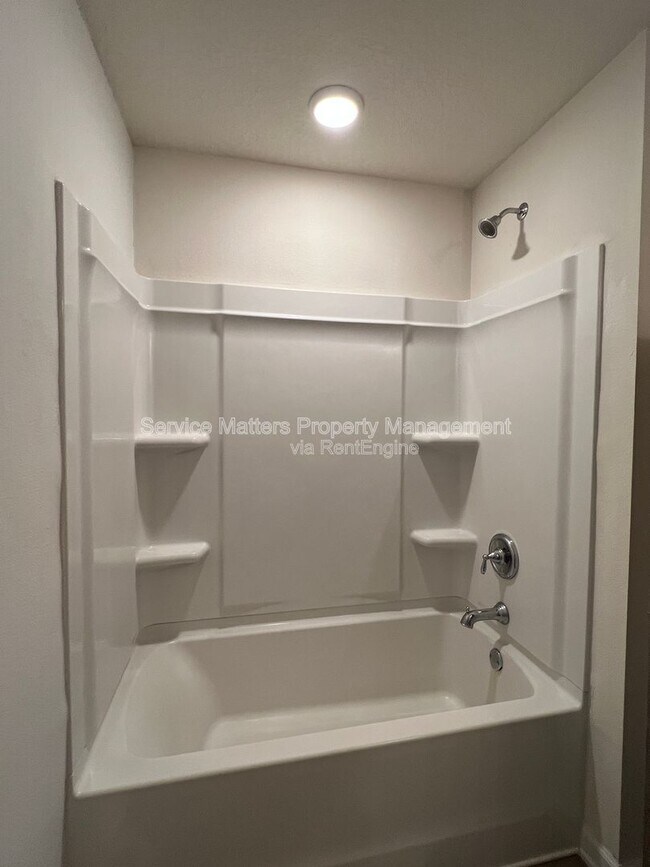 Building Photo - 4080 Roosevelt Way