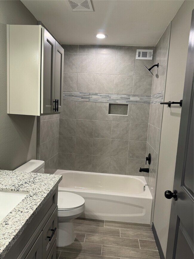 Building Photo - 7906 Sexton St