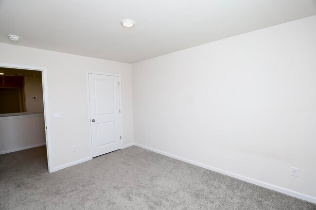 Building Photo - 352 Sandbach Rd