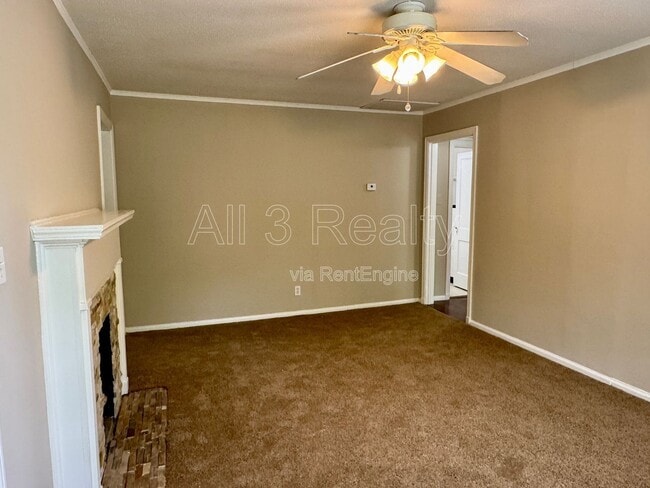 Building Photo - 301 Bradley Dr