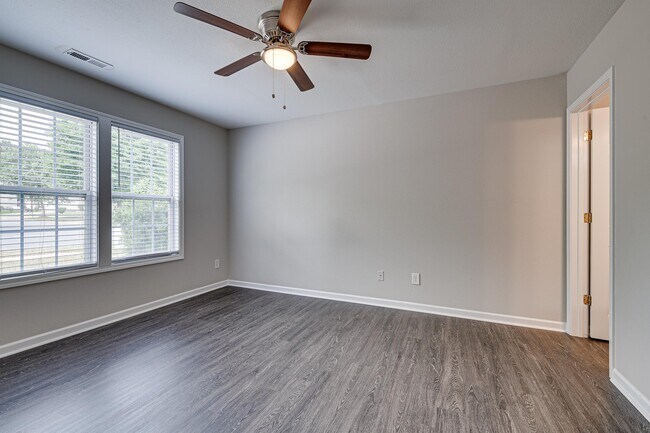 Building Photo - 2723 Oasis Ln