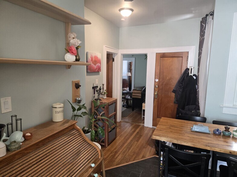 Building Photo - 63 68th St