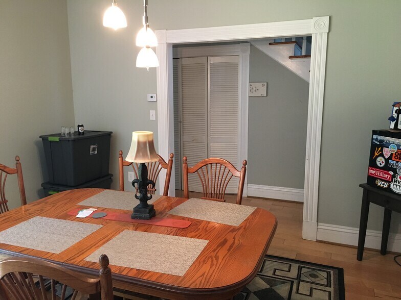 Dining room - 703 W Leigh St