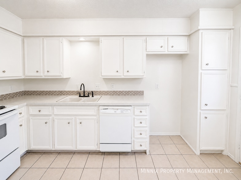 Building Photo - 5712 Brownfield Dr