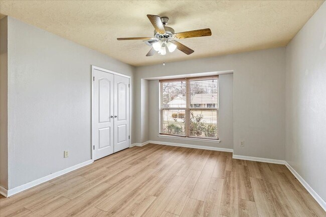 Building Photo - 7522 NW Stonegate- COMING SOON!