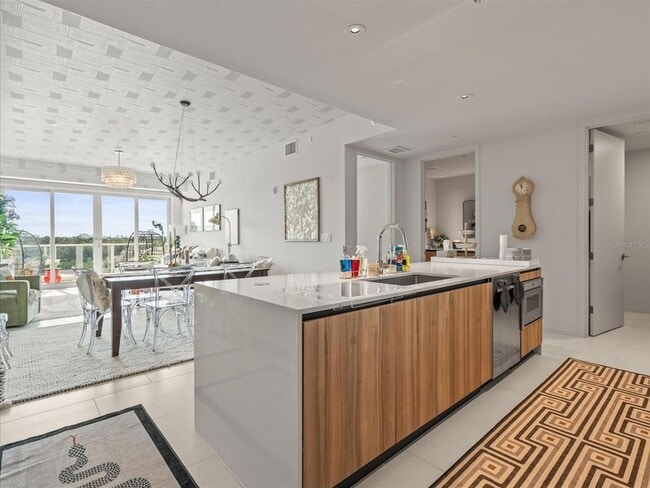 Building Photo - 1020 Sunset Point Rd