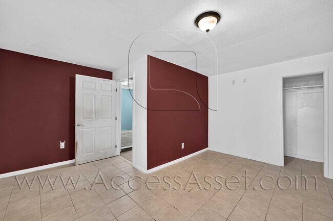 Building Photo - Charming 4 Bedroom Home with Private Yard & Garage Parking