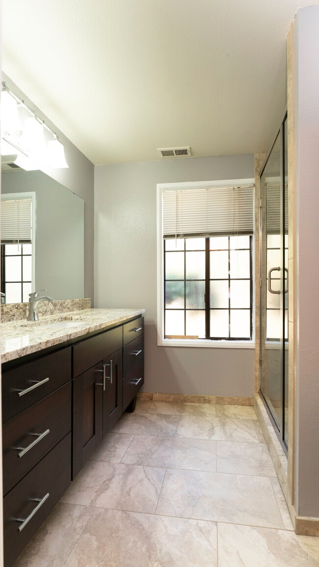 Building Photo - 18135 160th Ave SE