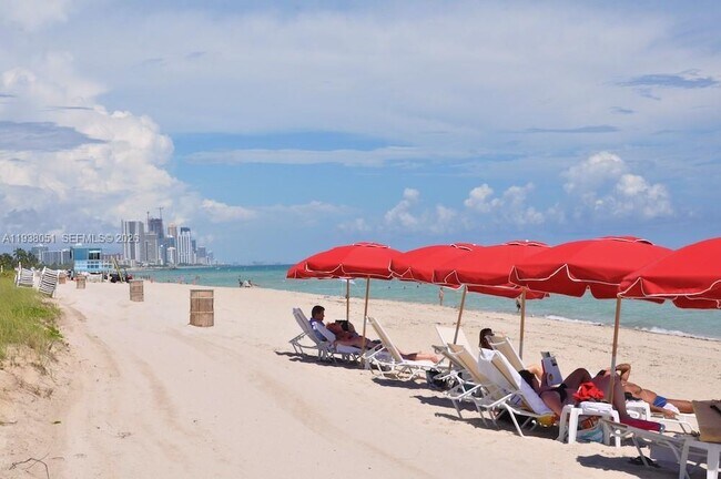 Building Photo - 9195 Collins Ave