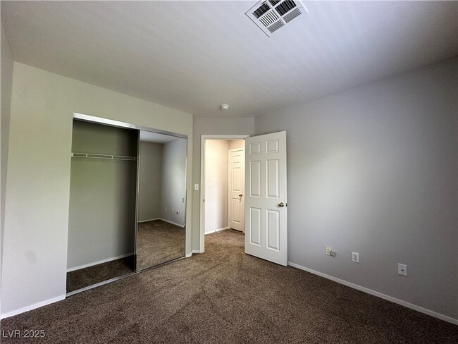 Building Photo - 2637 Heathrow St