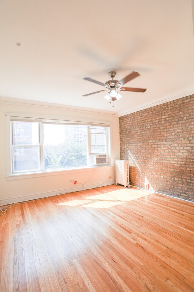 Building Photo - 425 W Arlington Pl