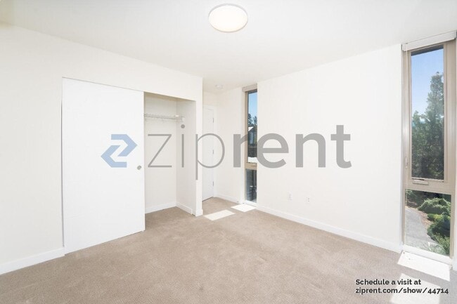 Building Photo - 2408 13th Ave S