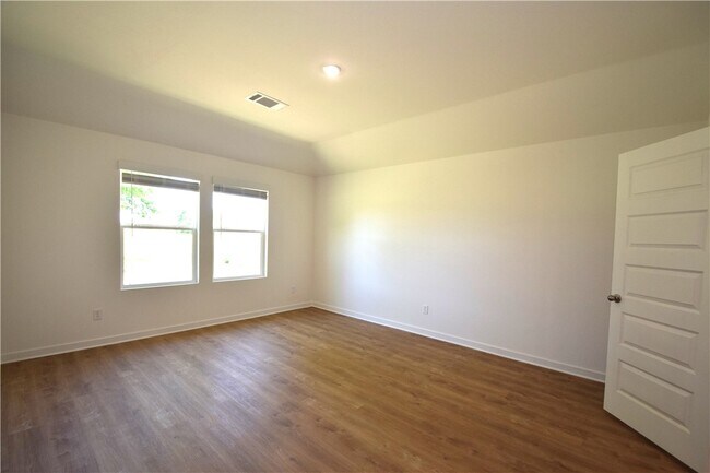 Building Photo - 322 Texas Ave
