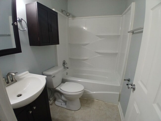 Building Photo - Clean 2BR/2BA Townhome in Garner Near White Oak & I-40