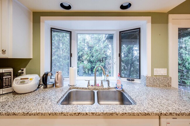 Building Photo - Spacious Luxury Living with Dual Master Suites & Private Outdoor Retreat