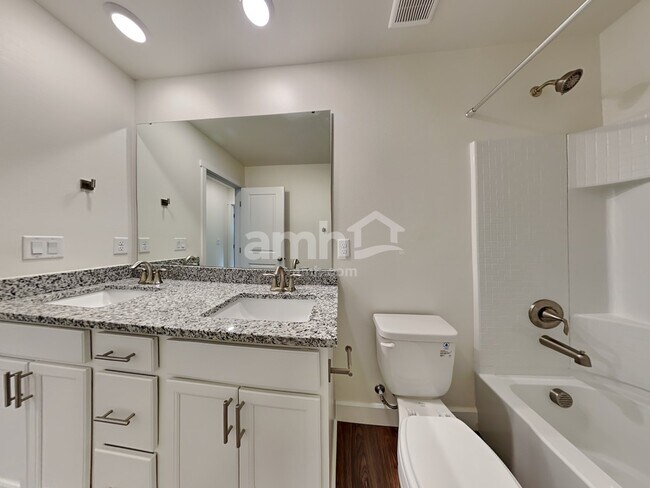 Building Photo - 19215 15th Ave Ct E