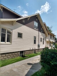 Building Photo - 264 W 16th St
