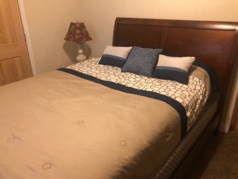 Building Photo - 35 River St