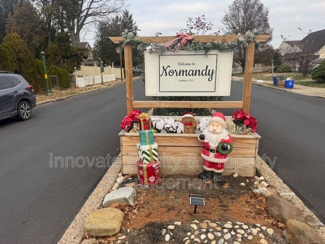 Building Photo - 2819 Comly Rd