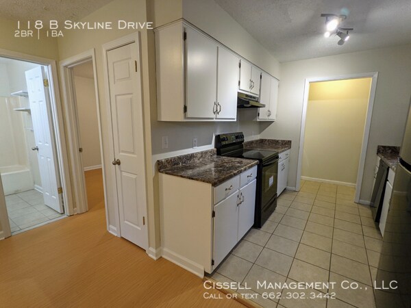 Building Photo - 118B Skyline Dr.