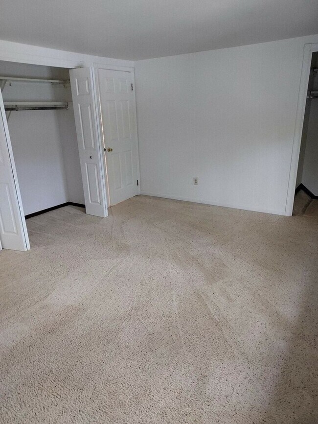 Building Photo - 2-3 Bedroom Townhouse for rent in Altoona