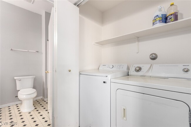 Building Photo - 9050 W Warm Springs Rd