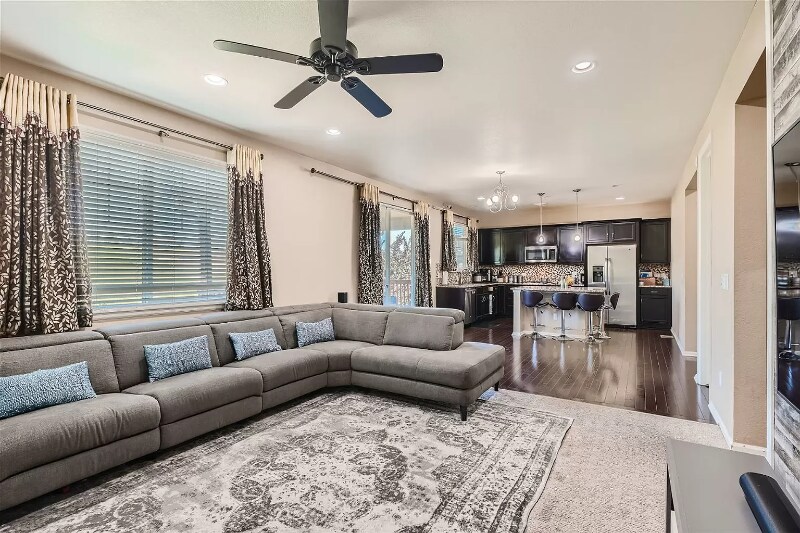 Building Photo - 26059 E Davies Dr