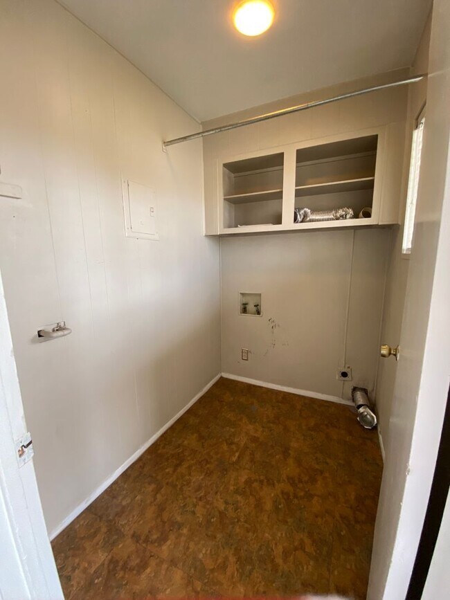 Building Photo - 6151 Denis Ln