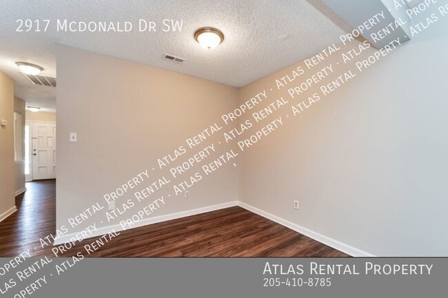 Building Photo - 2917 McDonald Dr SW