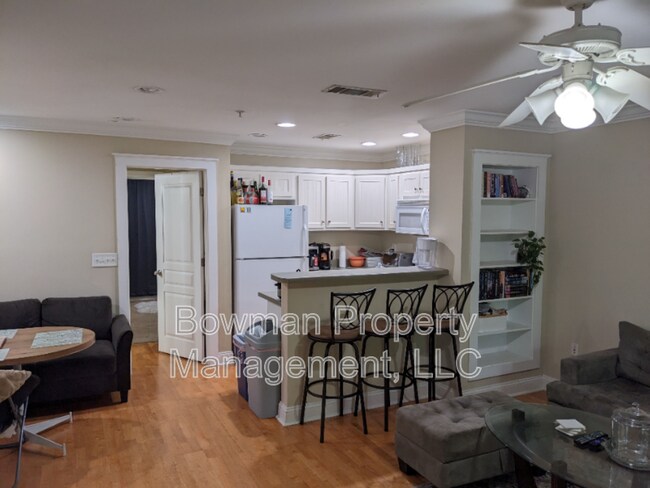 Building Photo - 490 S Barnett Shoals Rd