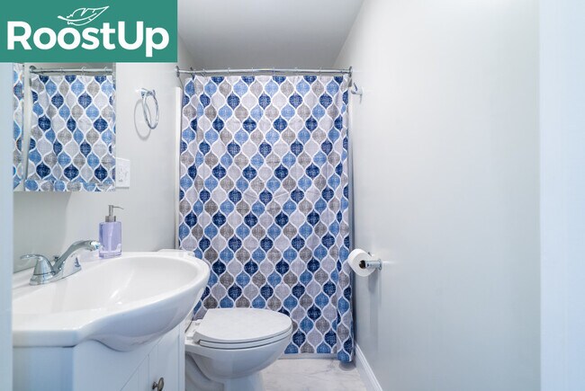 Building Photo - Furnished Bedroom with Private Bath in Cambridge