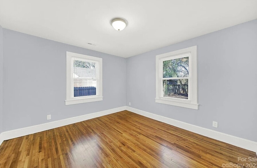 Building Photo - 2212 Edison St