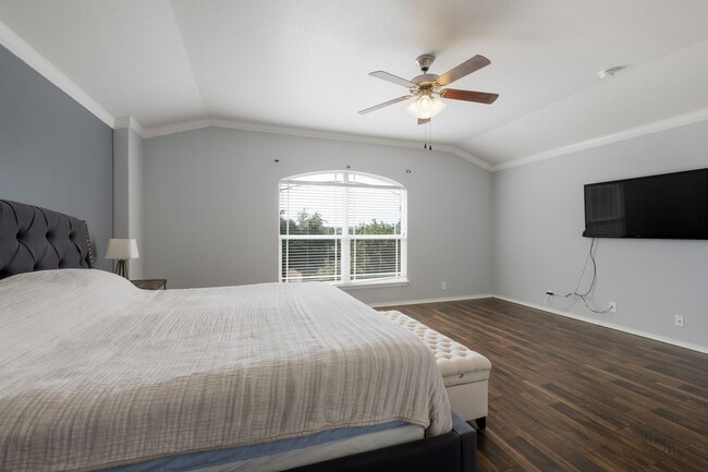 Building Photo - 21646 Seminole Oaks