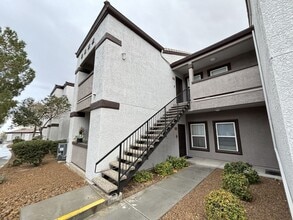 Building Photo - Beautiful 1Bed/1Bath/1Car 2nd floor Condo located in the beautiful Tuscano Gated Community!