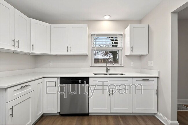 Building Photo - 405 Home Ave