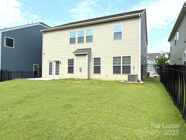Building Photo - 1691 Spears Dr NW