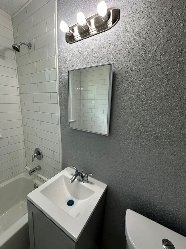 Building Photo - Welcome home to this FULLY RENOVATED 3-bed...