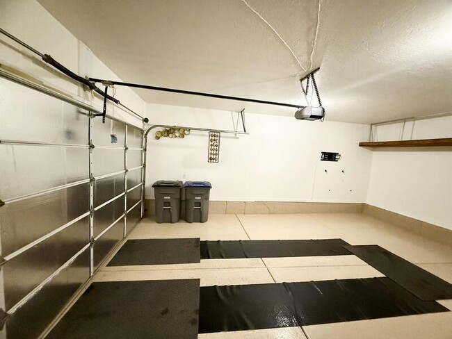 Building Photo - 10539 Liv Way