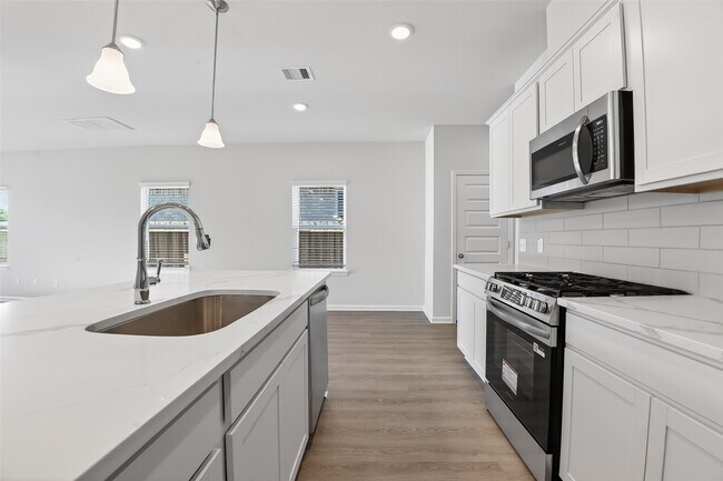 Building Photo - 2615 Ryon Falls Dr