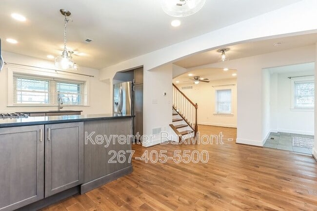 Building Photo - 529 B St