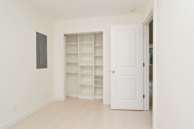 Building Photo - Bright & Modern Downtown Home Near UVA Medical Center