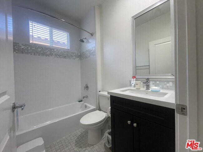 Building Photo - 7937 N Keer Dr