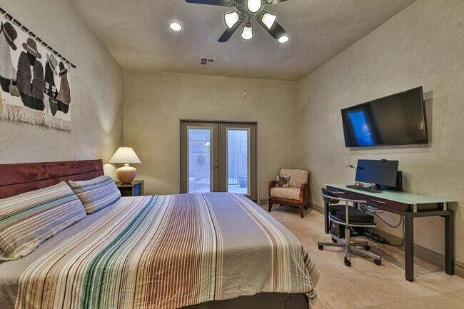 Building Photo - 280 S Luce Del Sol