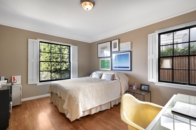 Guest Bedroom - 1522 Forest Knoll Dr