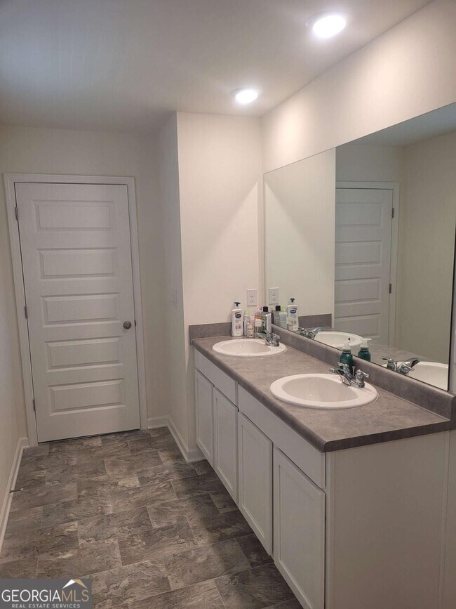 Building Photo - 2021 Vidalia Ct