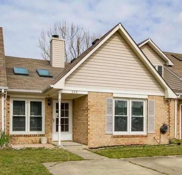 Building Photo - 325 Brisa Dr