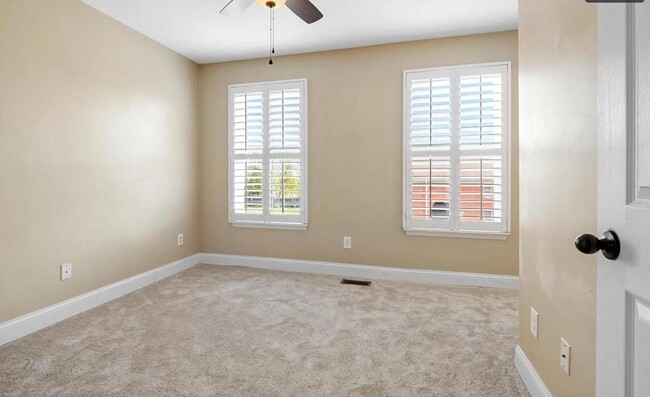 Building Photo - Lovely 2 Bedroom / 2 Bath for Rent