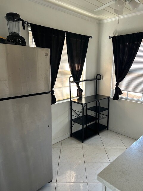 Building Photo - St Petersburg, 2/1 SFH Fenced yard