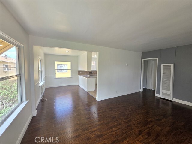 Building Photo - 8706 Parthenia Pl