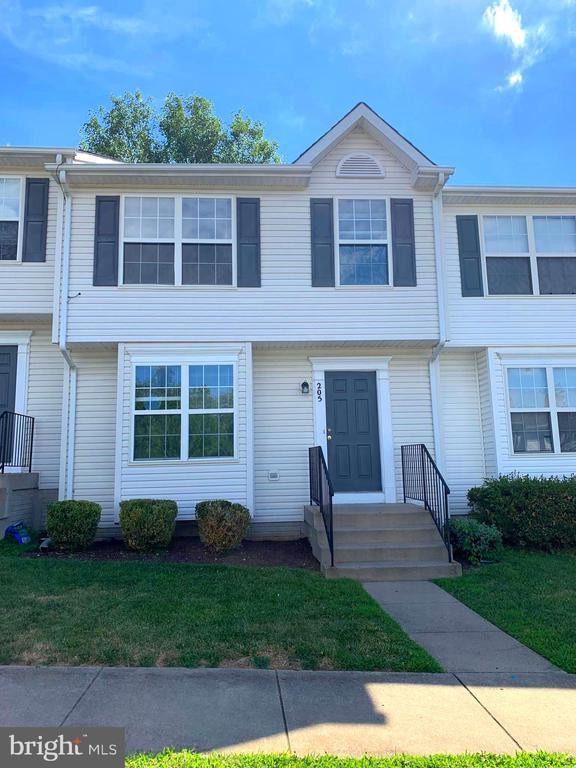 Building Photo - 205 Merrill Ct